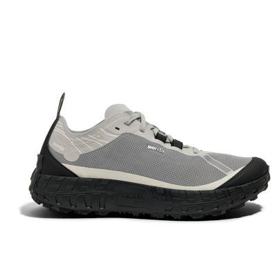 001A - Trail running shoes - Women's