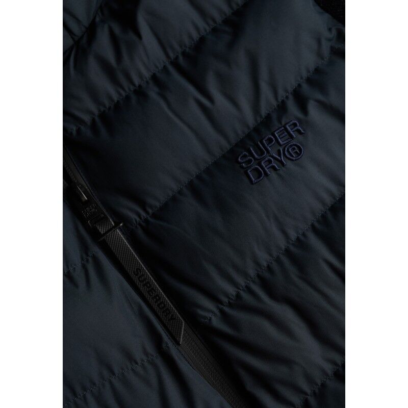 Superdry Hooded Storm Knit Hybrid Jkt - Tekokuitutakki - Miehet | Hardloop