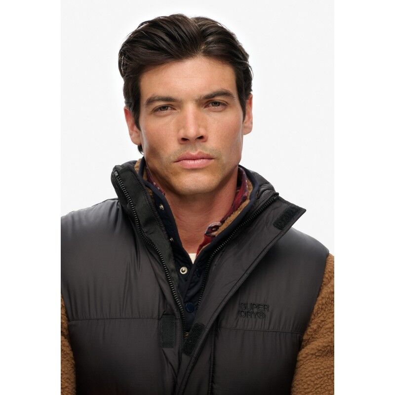 Superdry Black Puffer Gilet - Syntetväst - Herr | Hardloop
