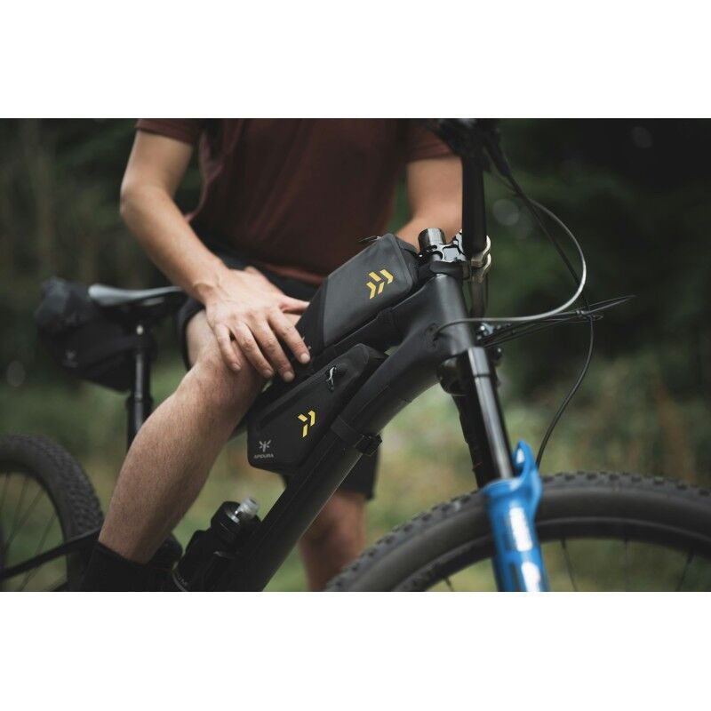 Apidura Backcountry Top Tube Pack - Cykelramsväska | Hardloop