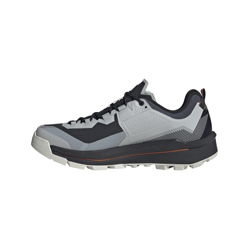 adidas terrex vs nike