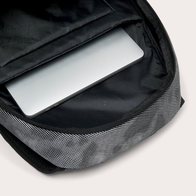 Oakley Primer RC Laptop Bag - Backpack | Hardloop