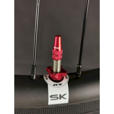 Kit de bouchons alu (x2) et écrous (x2) ICE Airflow pour valve tubeless et presta