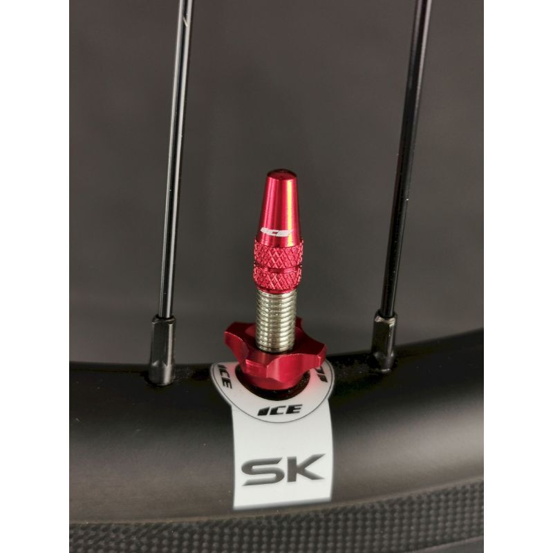 Kit de bouchons alu (x2) et écrous (x2) ICE Airflow pour valve tubeless et presta