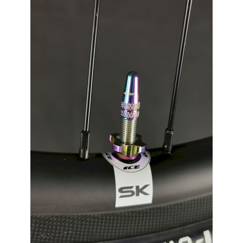 Kit de bouchons alu (x2) et écrous (x2) ICE Airflow pour valve tubeless et presta