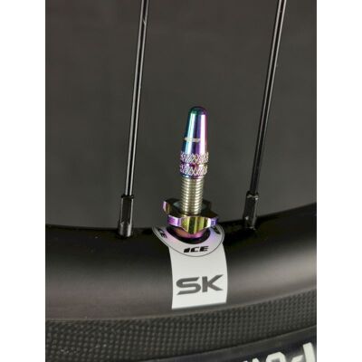 Kit de bouchons alu (x2) et écrous (x2) ICE Airflow pour valve tubeless et presta