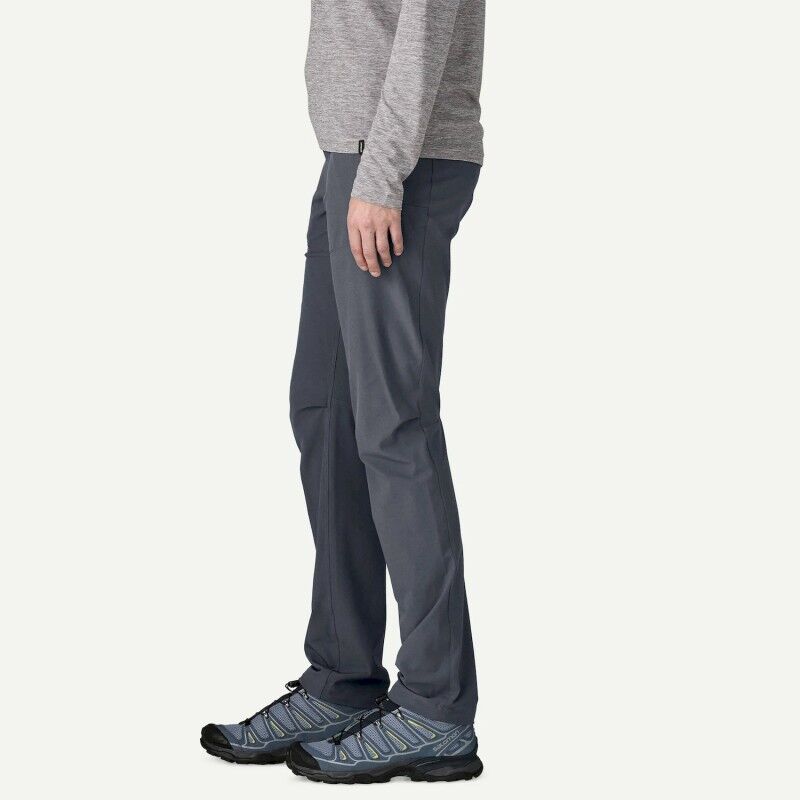 Patagonia W's Terravia Trail Pants - Short - Vaellushousut - Naiset | Hardloop