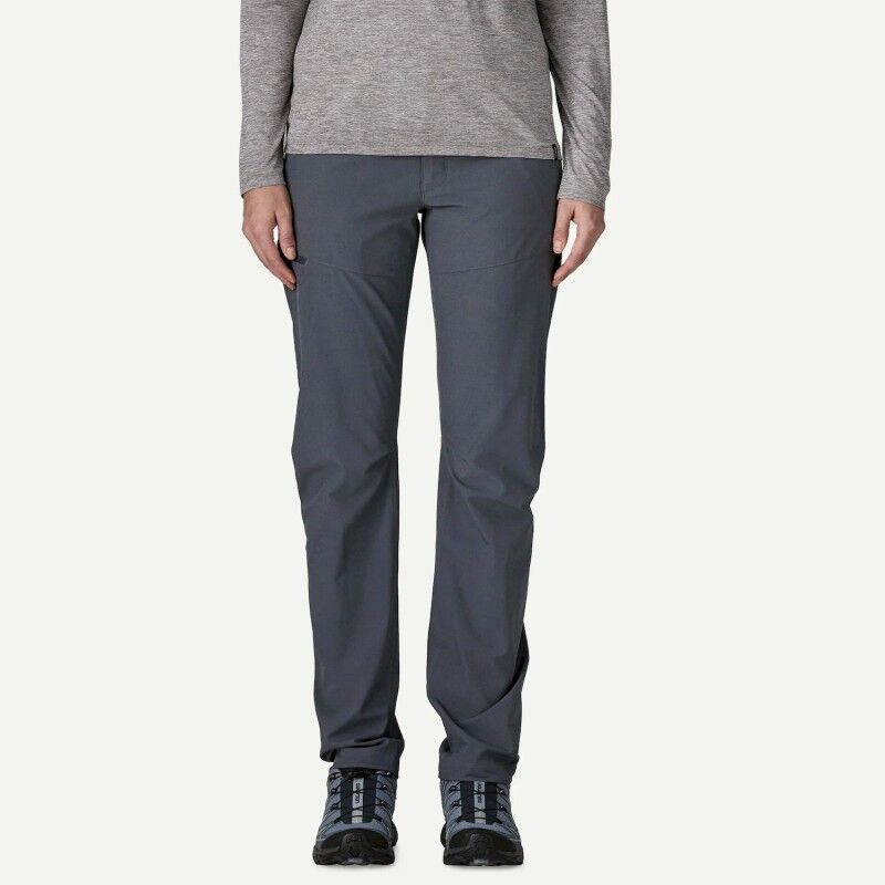 Patagonia W's Terravia Trail Pants - Short - Vaellushousut - Naiset | Hardloop