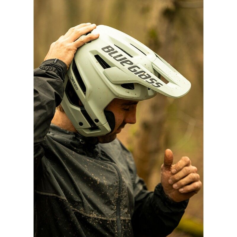 Bluegrass Jetro Mips - MTB-Helmet | Hardloop