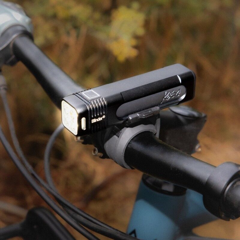 Knog Blinder Pro 700 & Plus Rear - Lampka rowerowa przednia | Hardloop