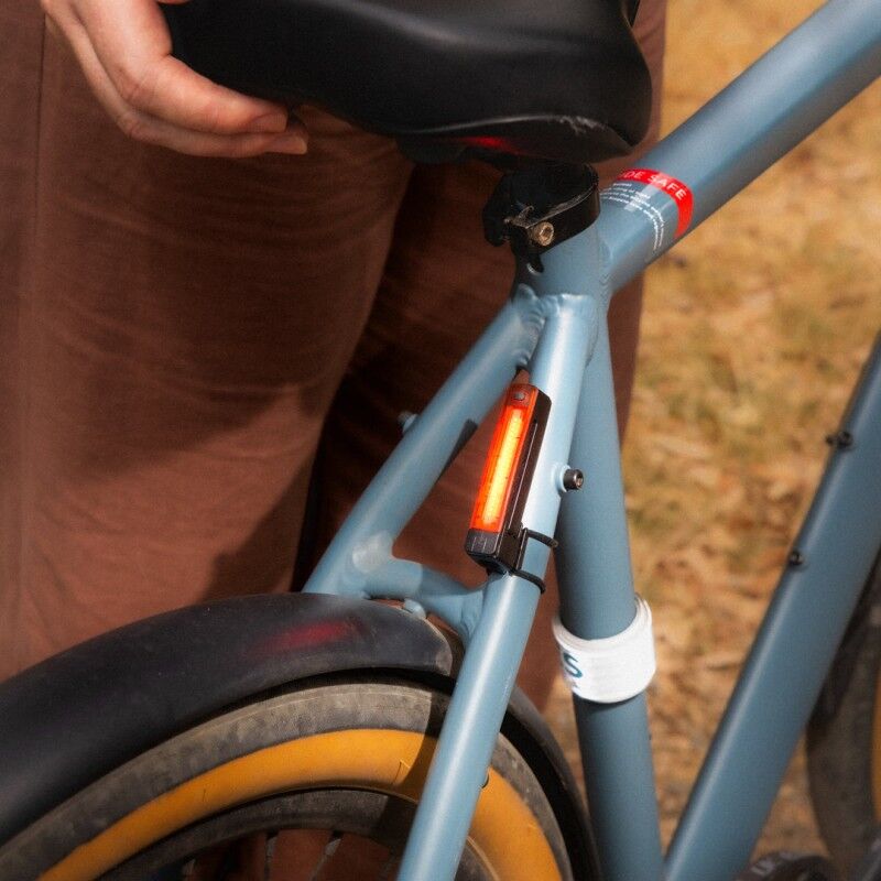 Knog Blinder Pro 700 & Plus Rear - Luz dianteira bicicleta | Hardloop