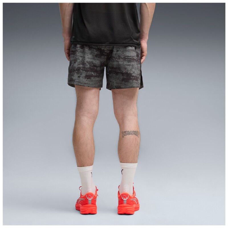 Puma M Dreamrun 5" Brightstride Aop Short - Laufshorts - Herren | Hardloop