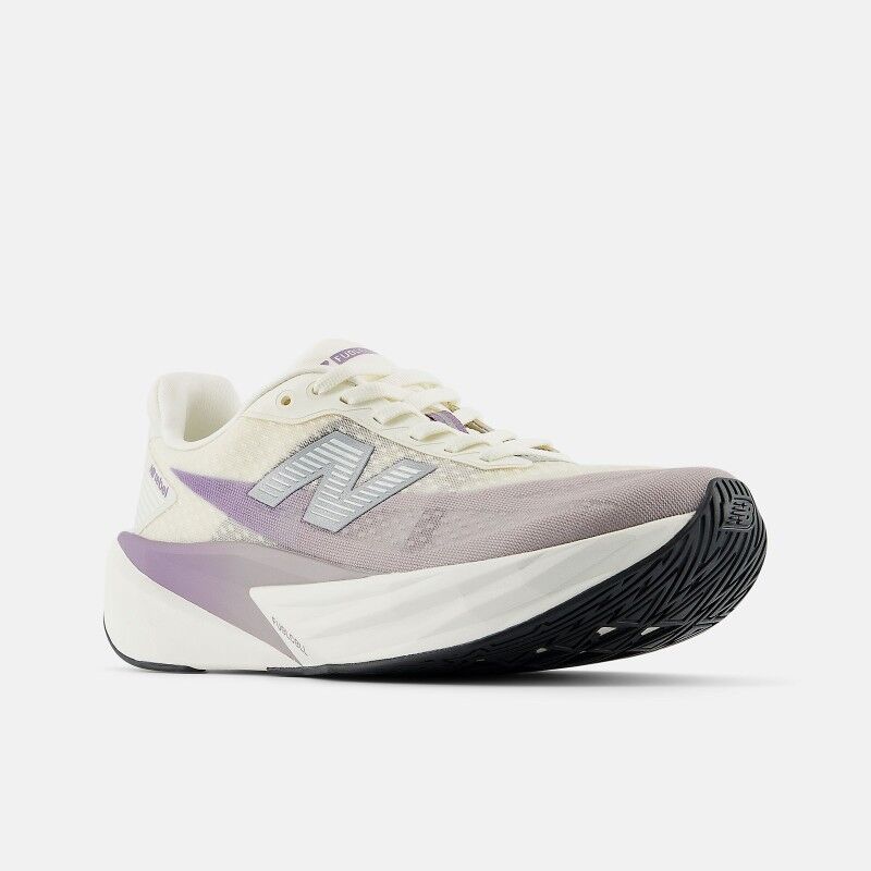 New Balance FuelCell Rebel V5 - Chaussures running femme | Hardloop
