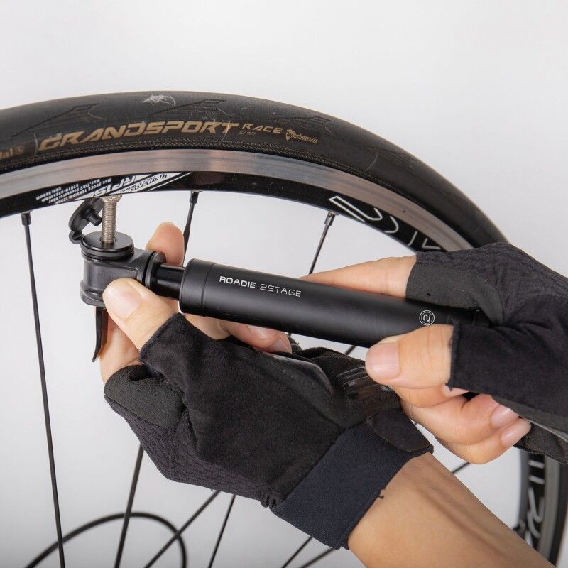 Topeak Roadie 2Stage - Bike Pump | Hardloop
