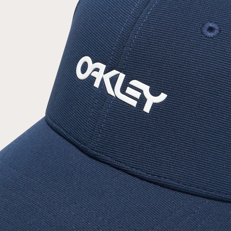 Oakley 6 Panel Stretch Metallic Hat - Pet