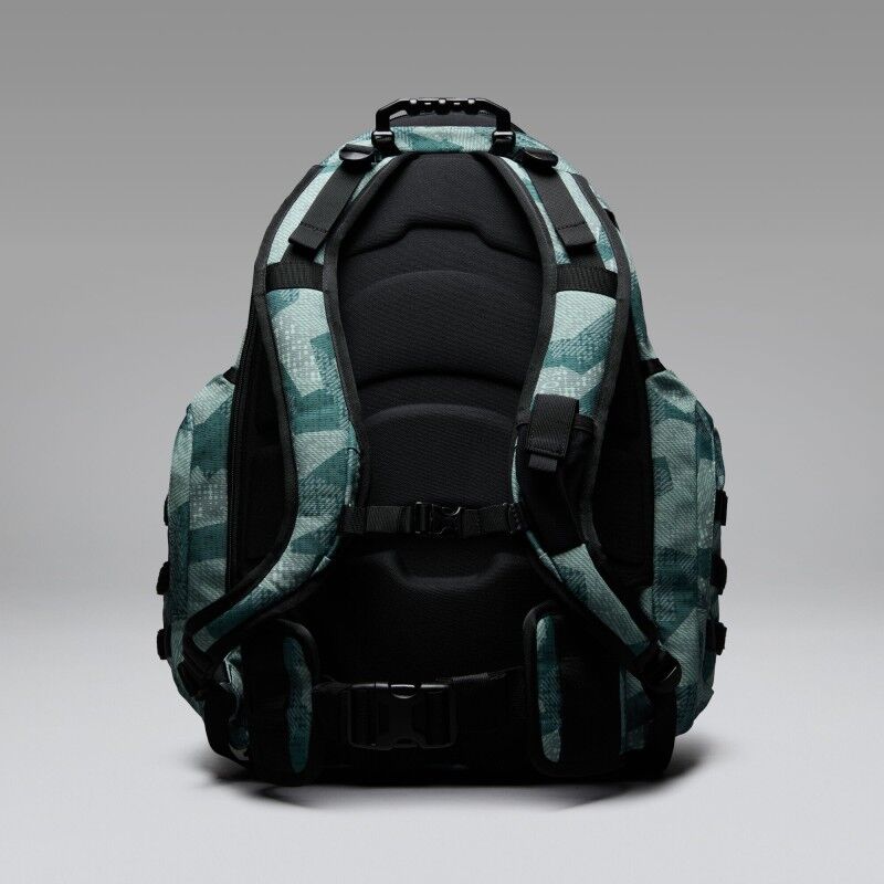 Oakley Kitchen Sink - Backpack | Hardloop