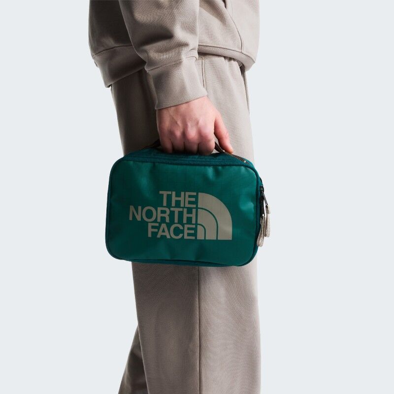 The North Face Base Camp Voyager Toiletry Kit - Wash bag | Hardloop