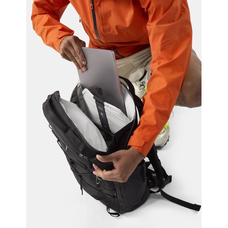 Matador 24L Adventure Pack - Walking backpack | Hardloop