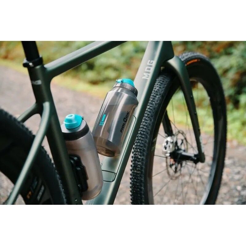 Twist Bottle 750 Antibacterial + Bike Base Tbl - Fahrrad Trinkflasche