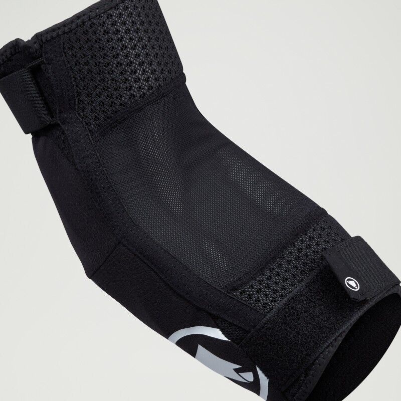 Endura Strack Elbow Pad - Albuebeskyttere | Hardloop