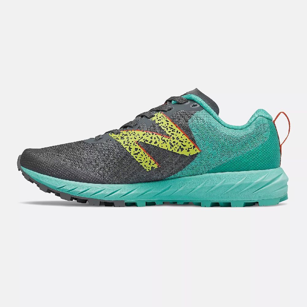 New Balance Summit Unknown V2 - Trail running shoes - Women's