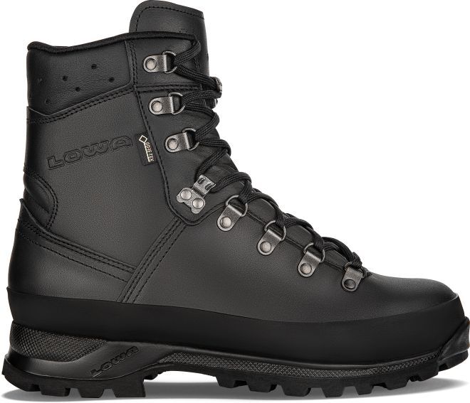 Mens lowa clearance hiking boots