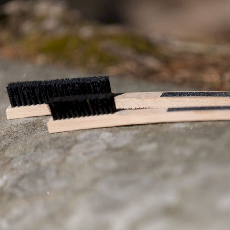 Snap Brush Katana - Ski wax brush