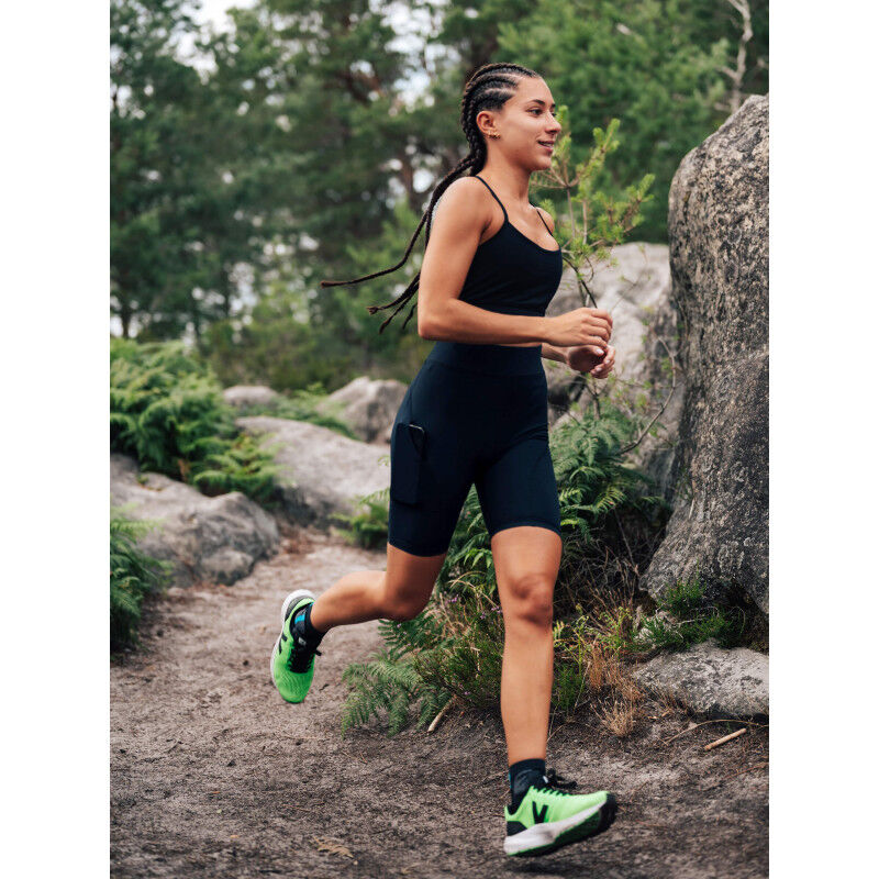 Circle Sportswear Back on Track - Spodenki do biegania damskie | Hardloop