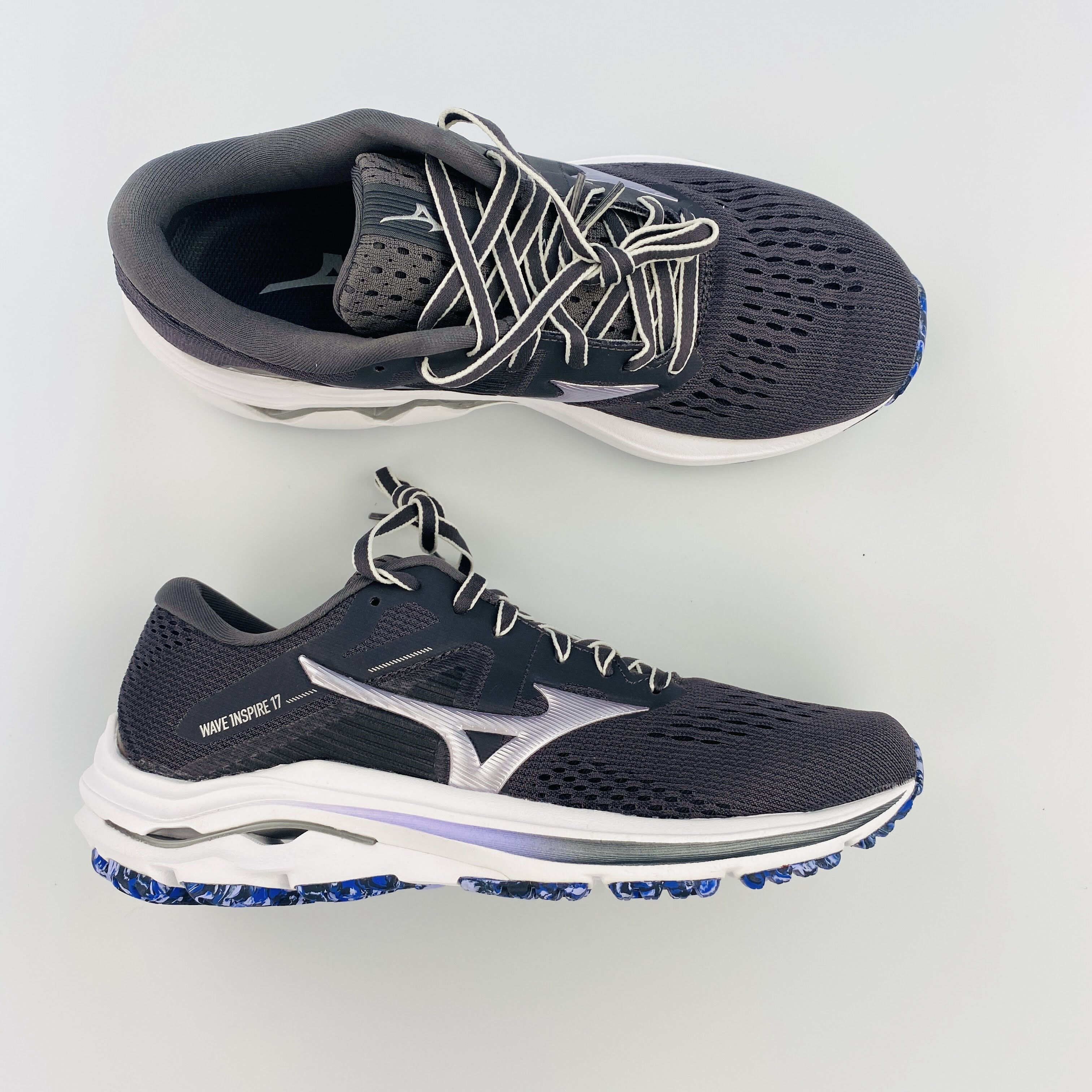 Mizuno Wave Inspire 17 - Seconde main Chaussures running femme - Gris - 39 | Hardloop
