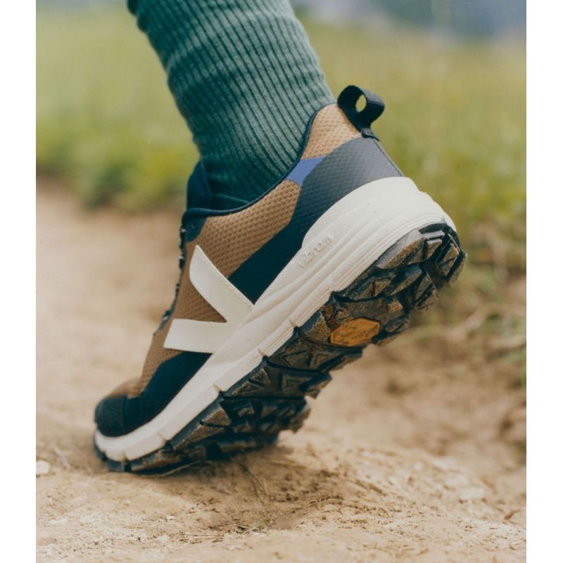 Veja Dekkan - Walking shoes - Men's
