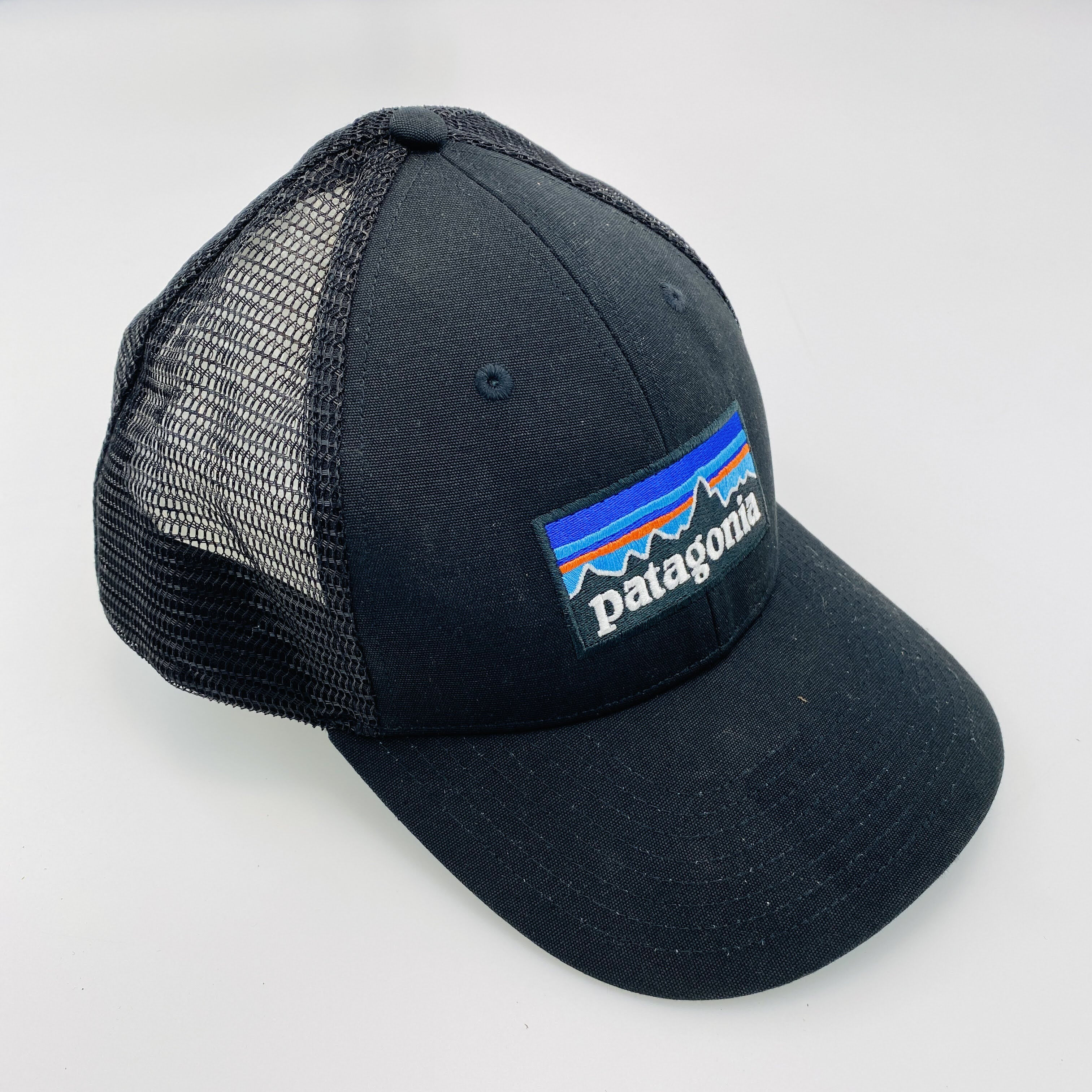 Patagonia P-6 Logo LoPro Trucker Hat - Second Hand Cap - Men's - Black - One Size | Hardloop