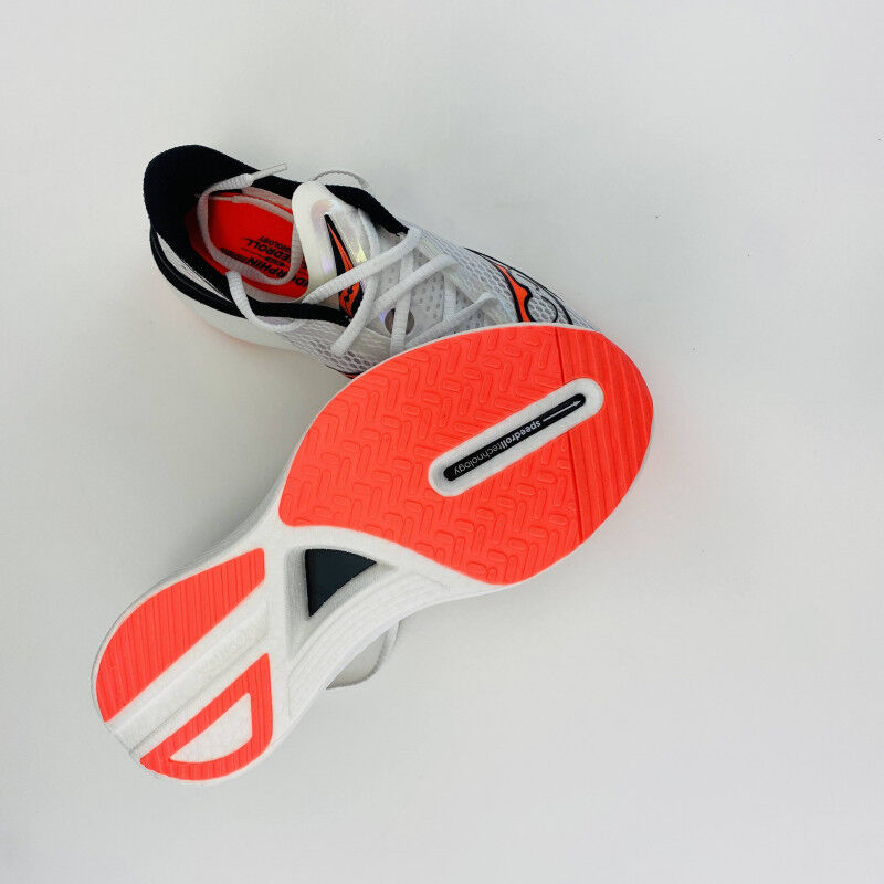 Saucony Endorphin Pro 3 - Second Hand Löparskor - Herr - Vit - 43 | Hardloop