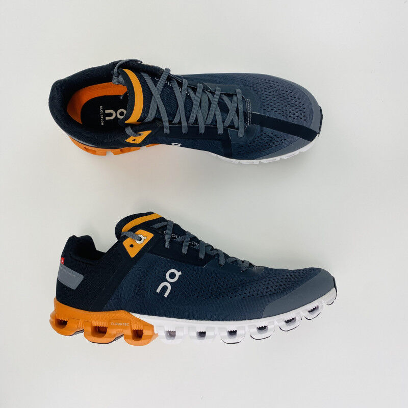 On Running Cloudflow Second Hand Laufschuhe Herren Schwarz  Hardloop