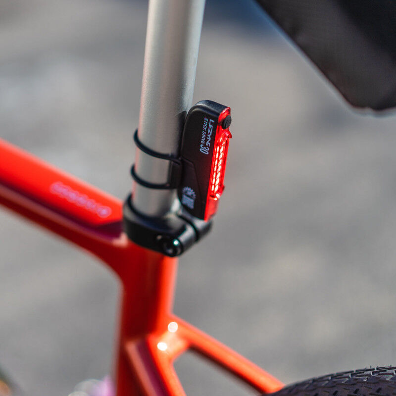 Lezyne Stick Drive - Zadní světlo na kolo | Hardloop