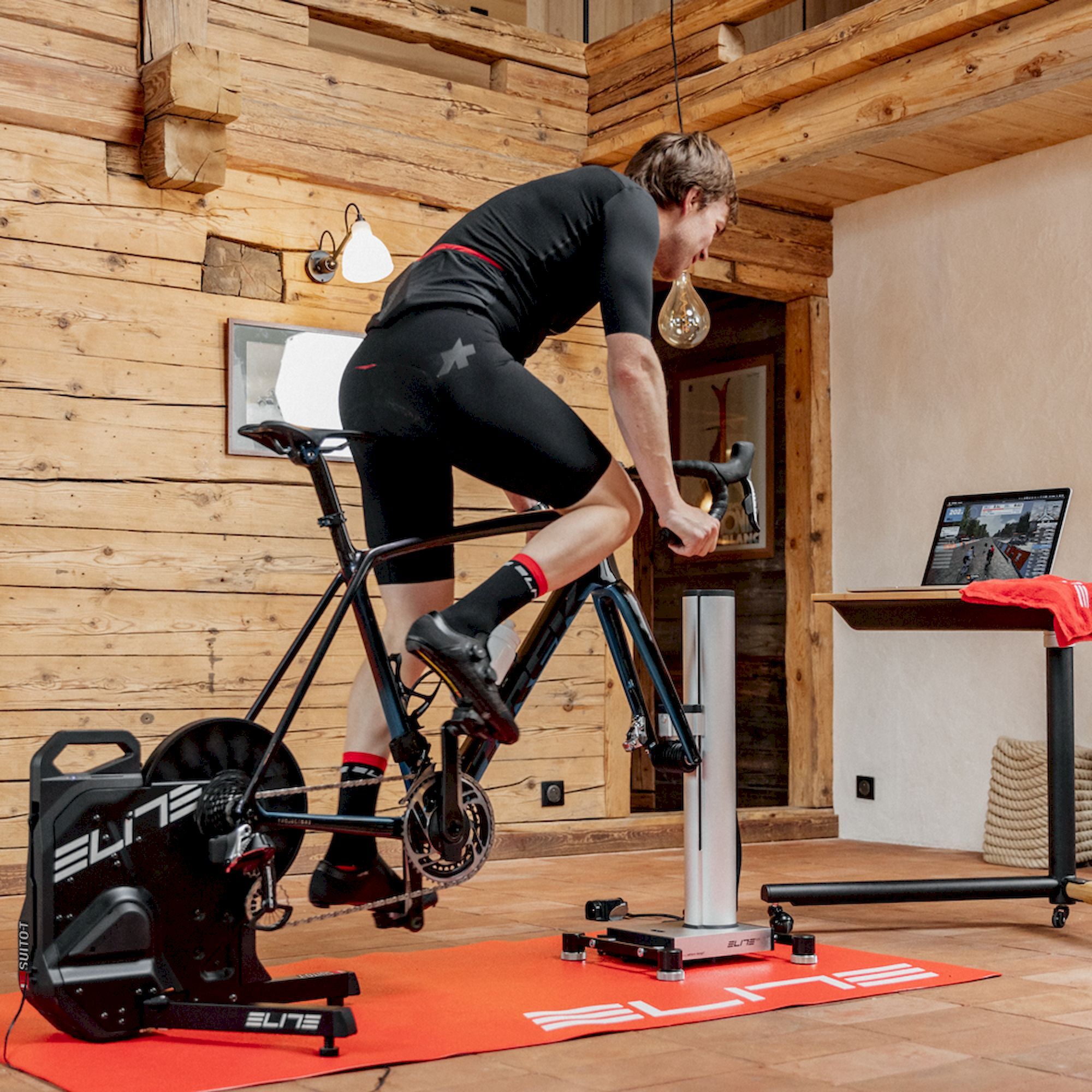 Elite Suito-T Sans cassette - Rodillo entrenamiento | Hardloop