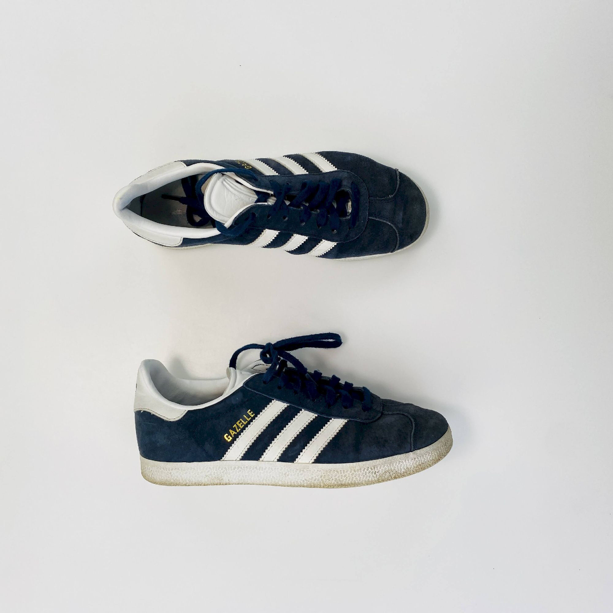 Adidas gazelle best sale blue womens