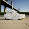 Adidas Ultraboost Light - Chaussures running homme | Hardloop