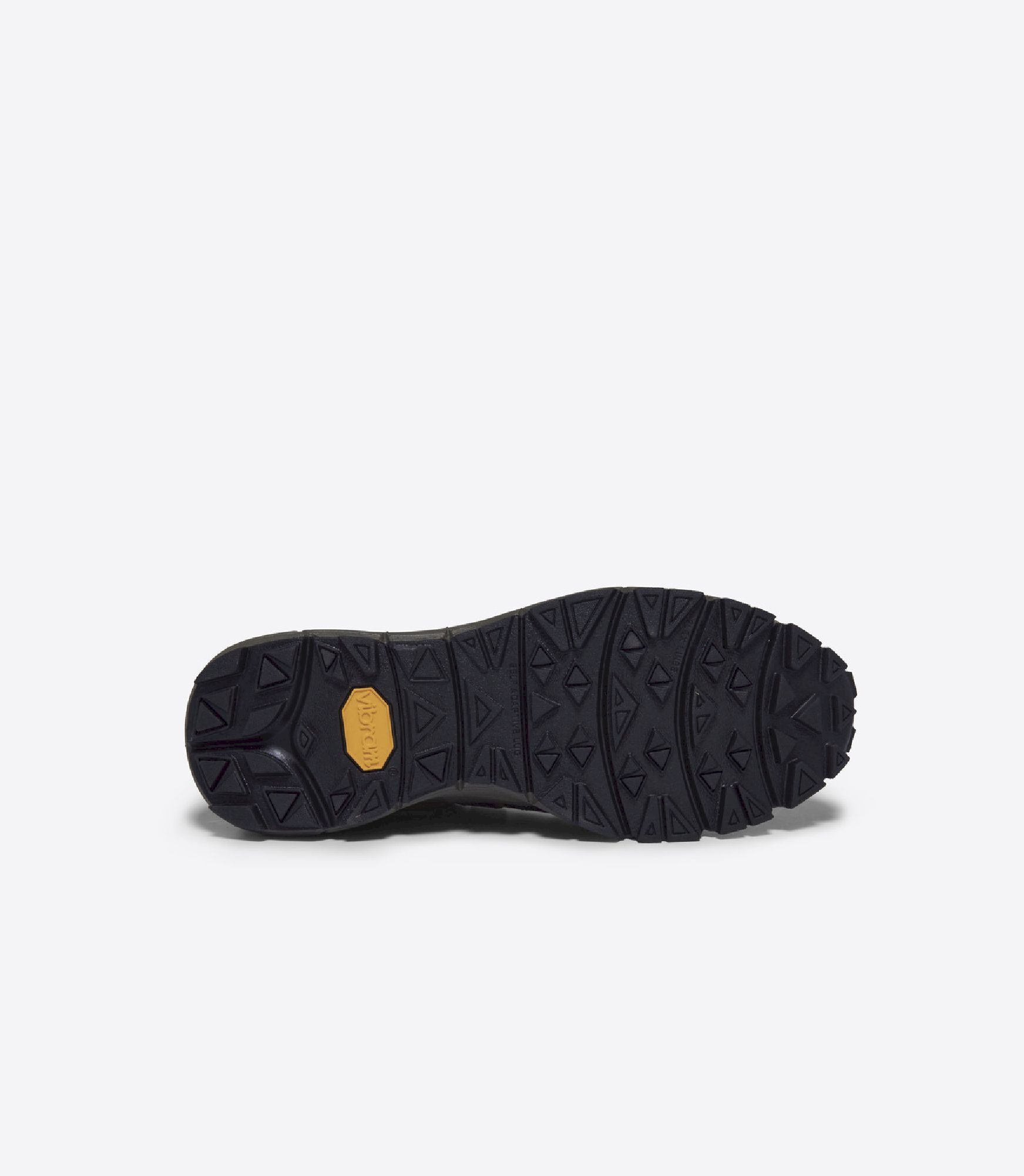 Veja Dekkan - Walking shoes - Men's