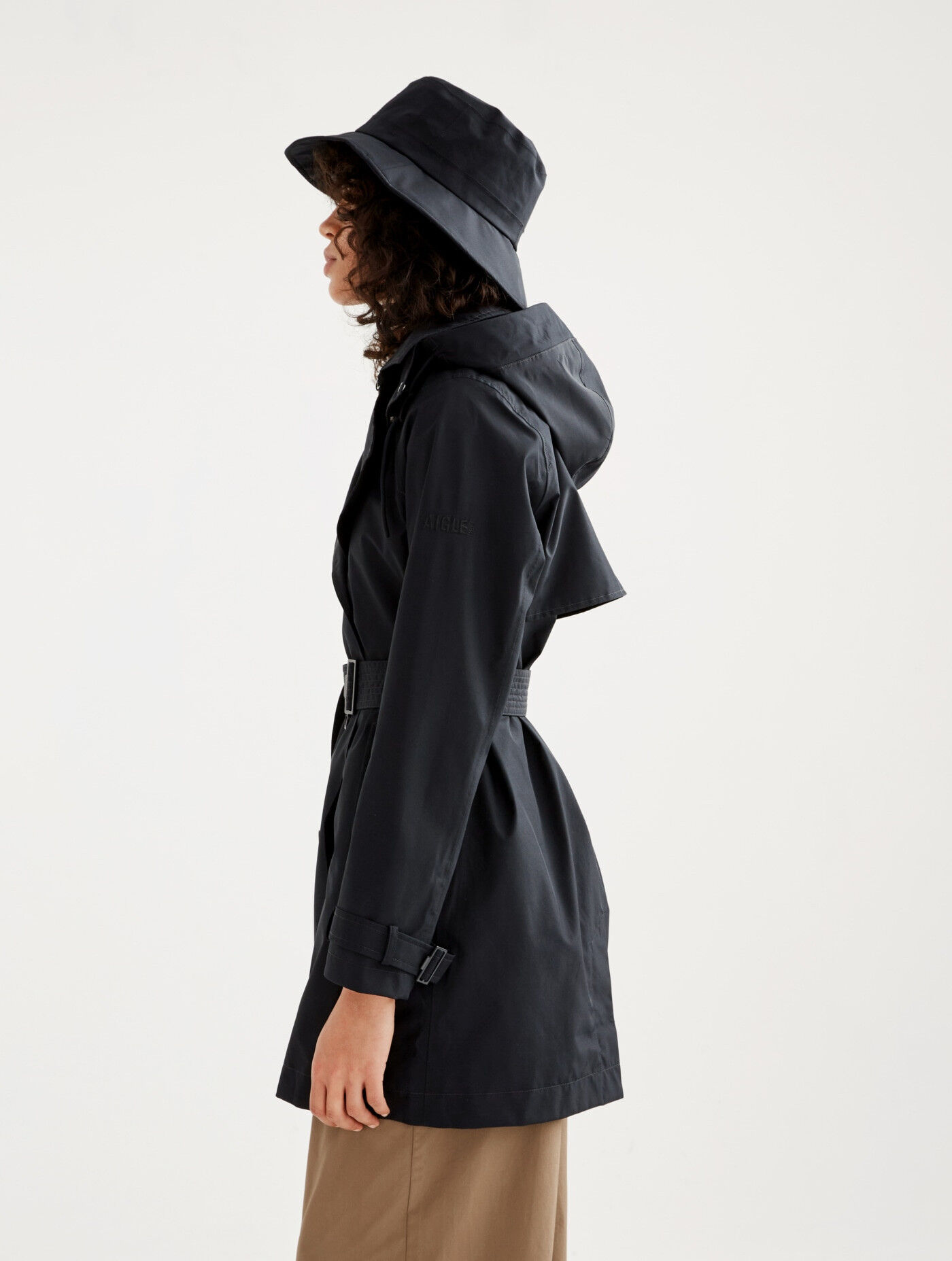 Detachable hood short Gore Tex trench coat