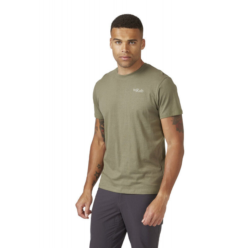 Rab Stance Tech Sketch Tee – Maglietta Uomo In 100% Cotone, Vestibilità Regolare, Per Escursionismo E Tempo Libero