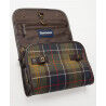 Barbour Tartan Hanging Washbag - Necessär | Hardloop
