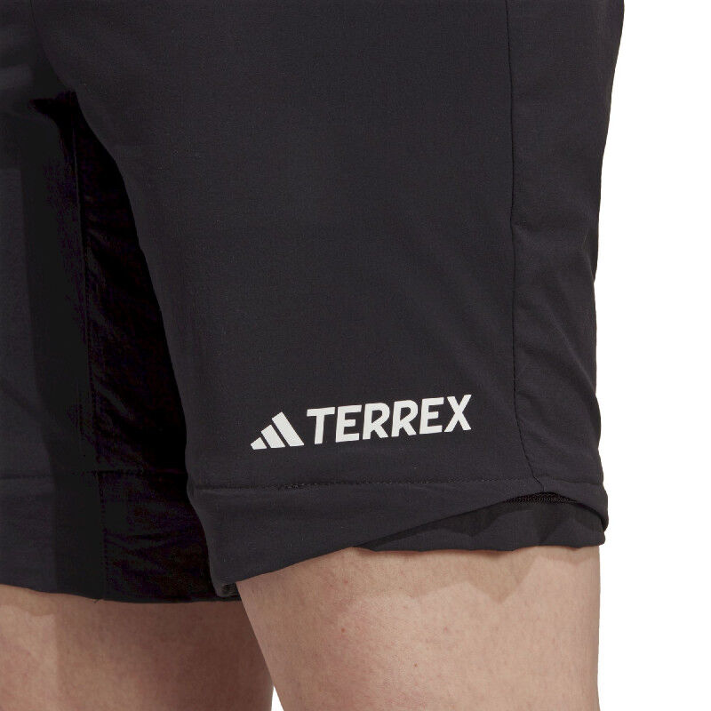adidas Terrex Utilitas Zip-Off Pant - Pantalón de senderismo convertible - Mujer | Hardloop