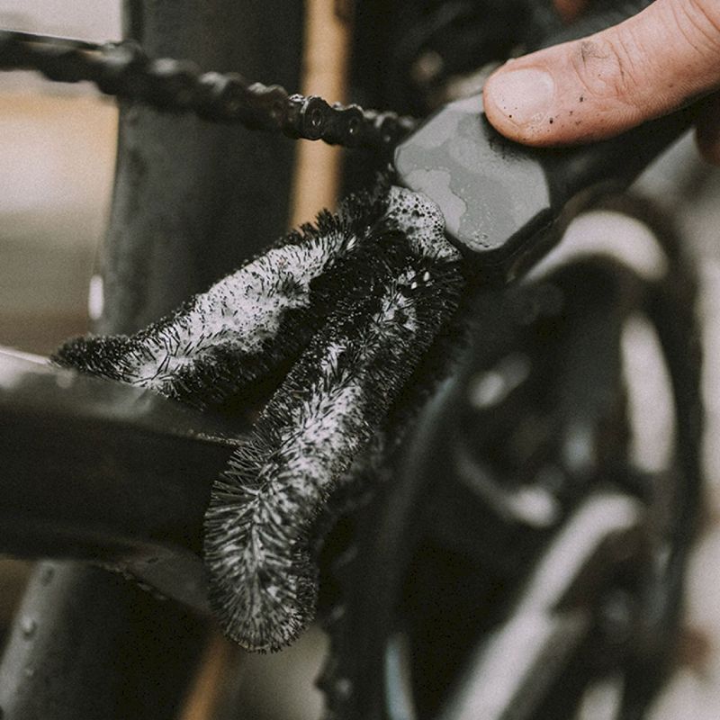 Dynamic bike care Two Prong Brush - Harja | Hardloop