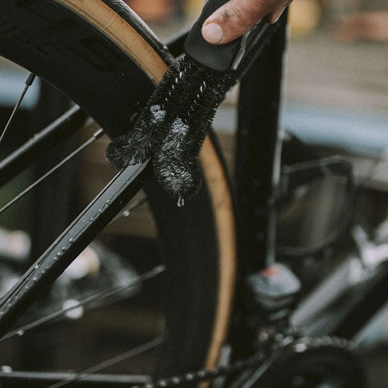 Dynamic bike care Two Prong Brush - Cykelborste | Hardloop