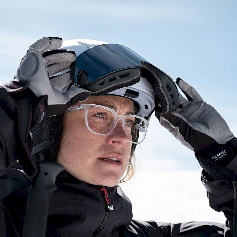 Bollé X-Fusion - Photochromic Silver 1-3 - Ski helmet with visor | Hardloop