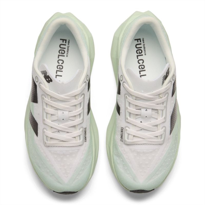 New Balance FuelCell Rebel V4 - Løbesko - Damer | Hardloop