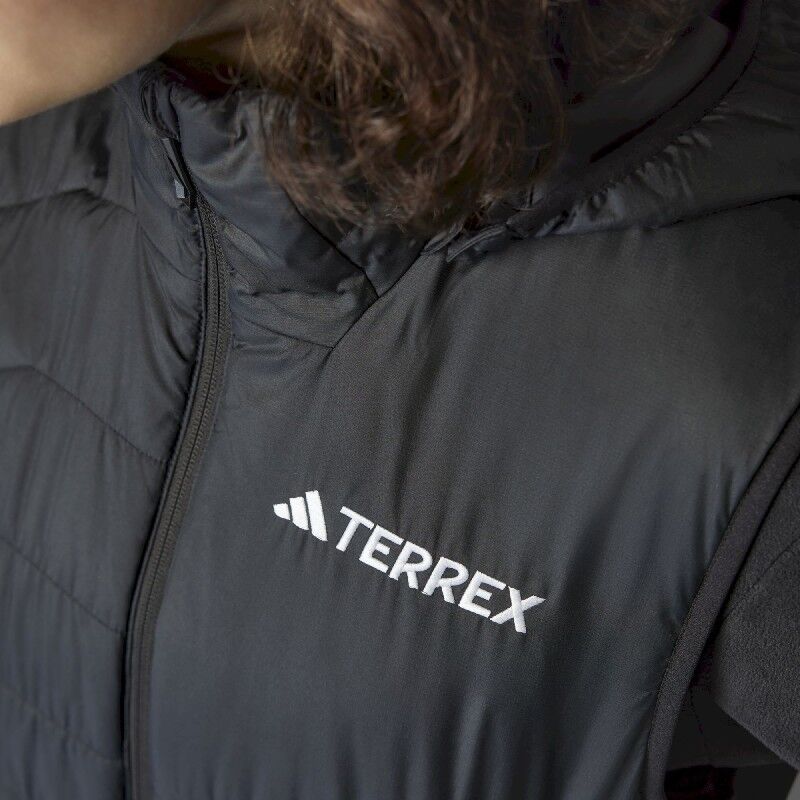 adidas Multi Insulated Hooded Vest - Väst - Dam | Hardloop