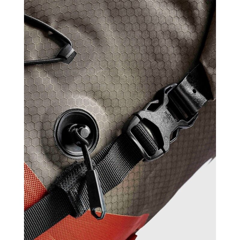 Assos ASSOS x ORTLIEB Seat-Pack - Cykelsadelväska | Hardloop