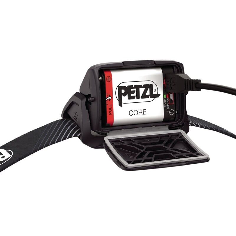 Petzl Actik Core - Pannlampa | Hardloop