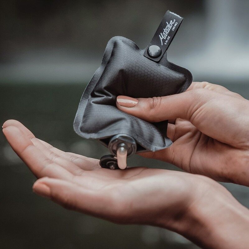 Matador FlatPak Toiletry Bottle | Hardloop